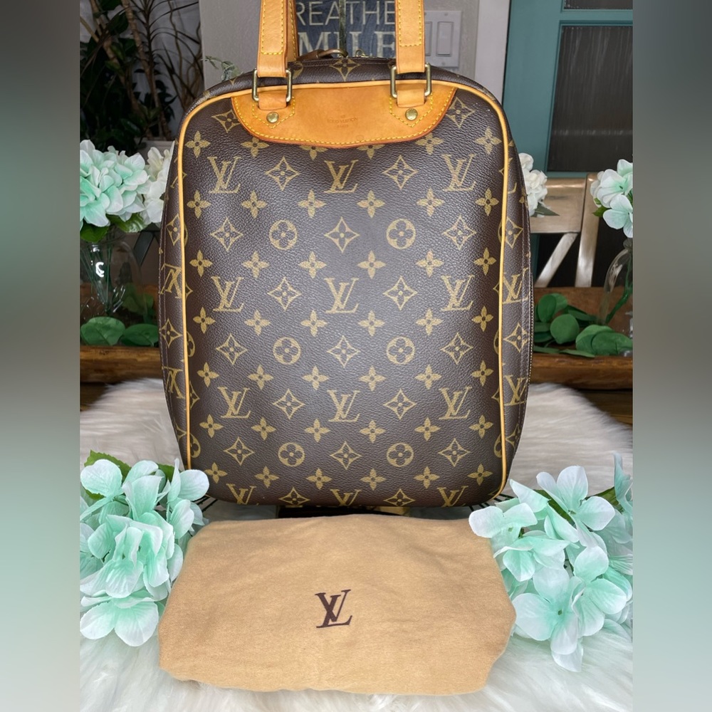 (Mt168) Authentic Louis Vuitton Monogram Excursio… - image 1